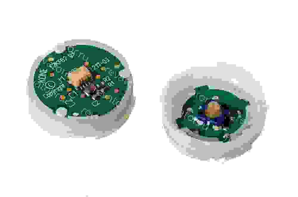 Модуль кнопочный вызов вниз ведомый янтарная подсветка KSS KM857781G05 Kone