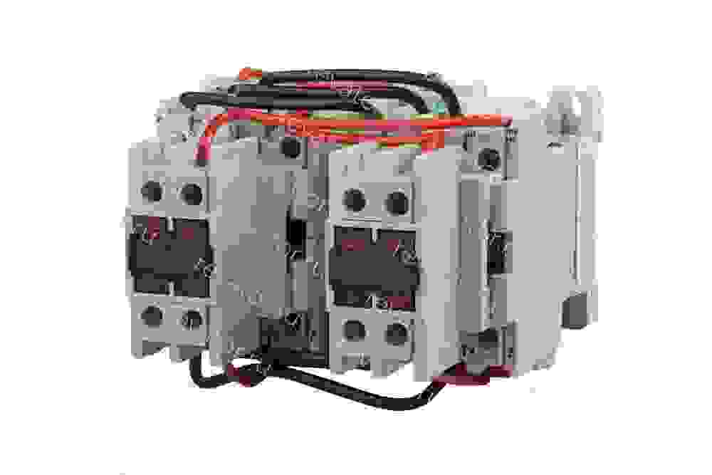 Пускатель 230VAC 10А 4з+2р ПМ12-010550
