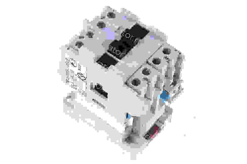 Пускатель 230VAC 10А ПМ12-010151
