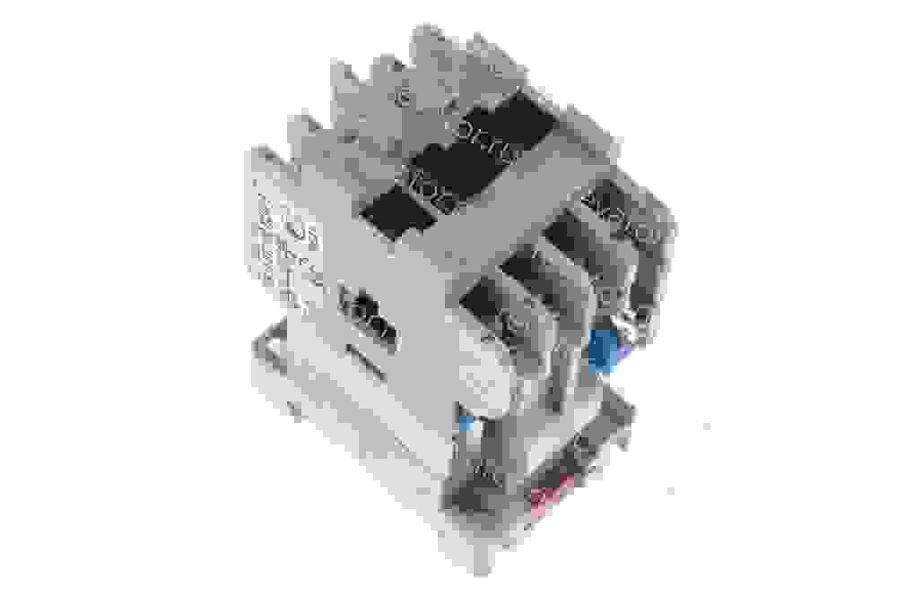 Пускатель 110VAC 10А 1з ПМ12-010100