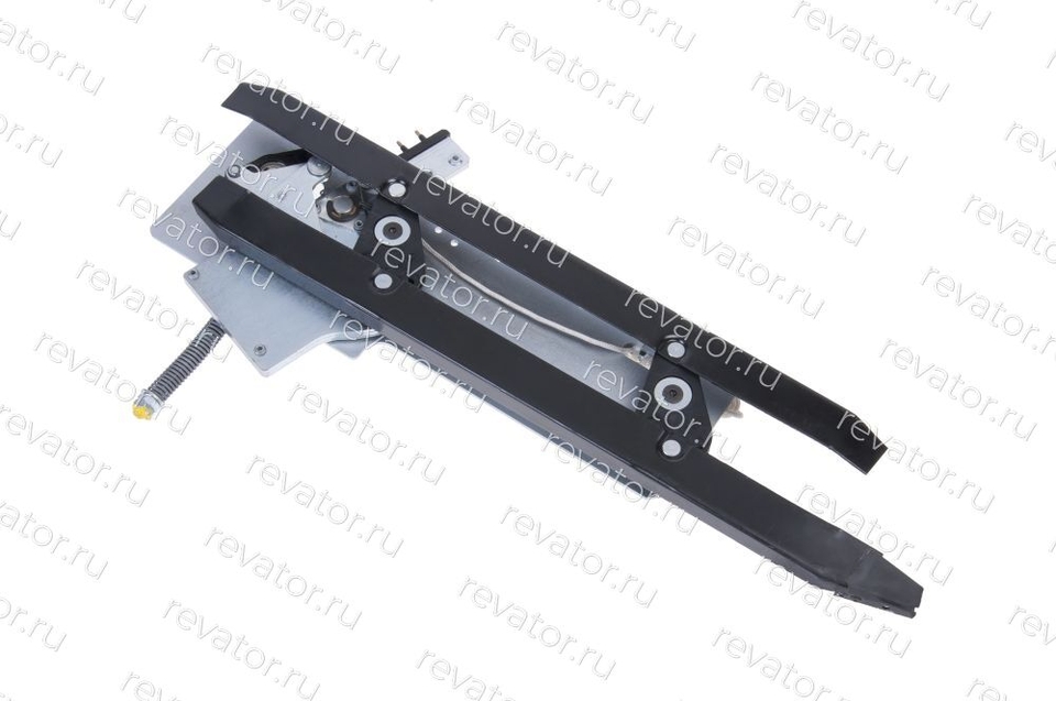 Отводка двери кабины Reveco go III левое открывание 4166E2RG00IE MacPuarsa